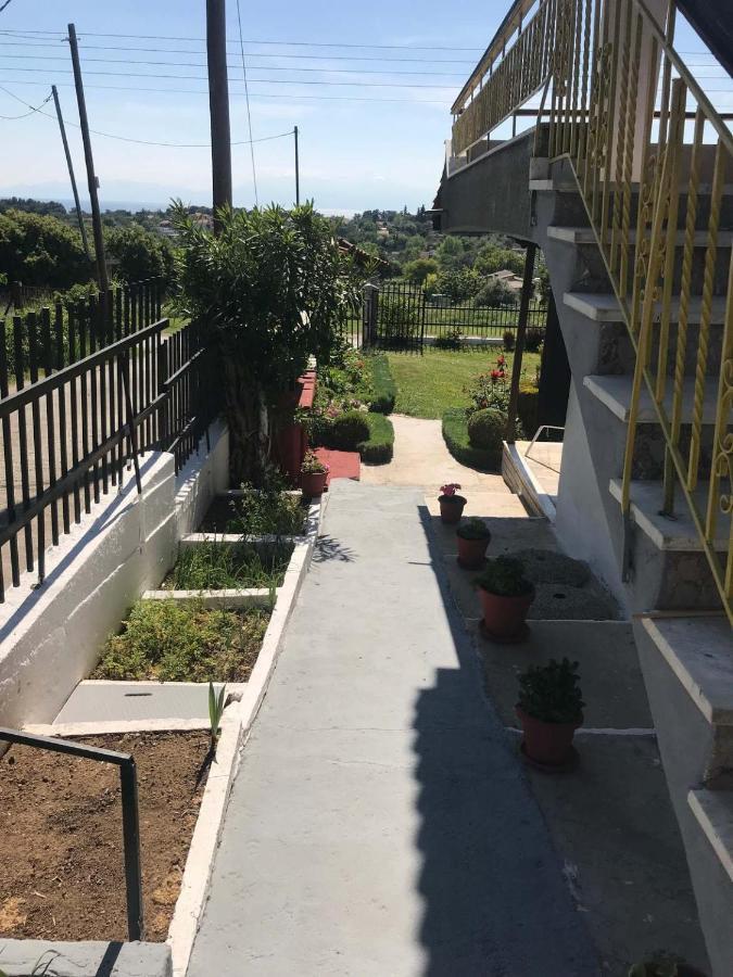 Great First Floor Appartment With View Nea Kallikrateia 外观 照片